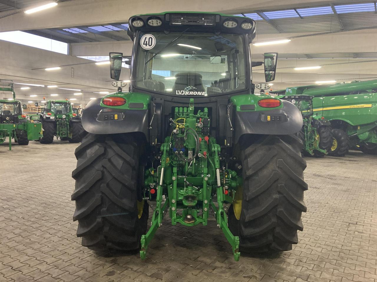 John Deere 6R 150 - Farm tractor: picture 5 John Deere 6R 150 - Farm tractor: picture 5