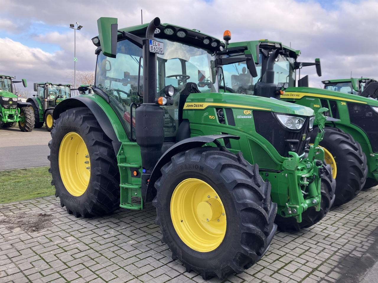 John Deere 6R 150 - Farm tractor: picture 1 John Deere 6R 150 - Farm tractor: picture 1