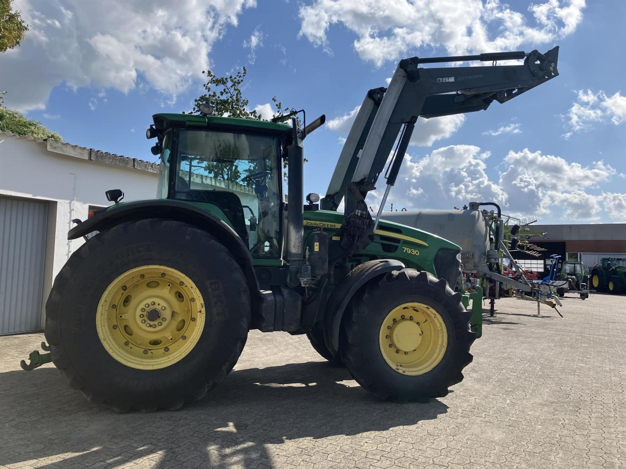 John Deere 7930 - Farm tractor: picture 4 John Deere 7930 - Farm tractor: picture 4