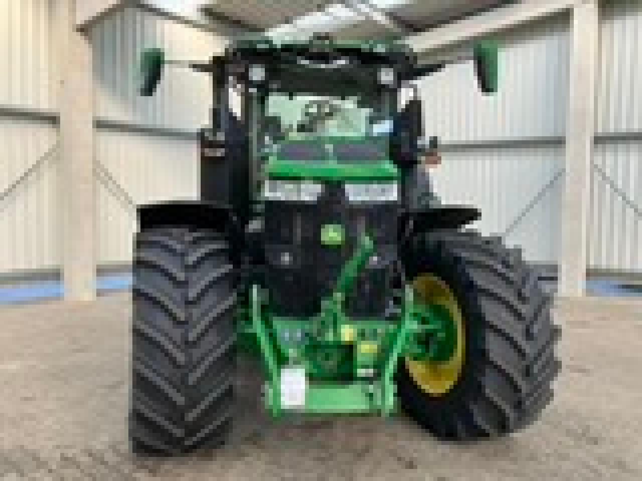 John Deere 7R 330 - Farm tractor: picture 2 John Deere 7R 330 - Farm tractor: picture 2