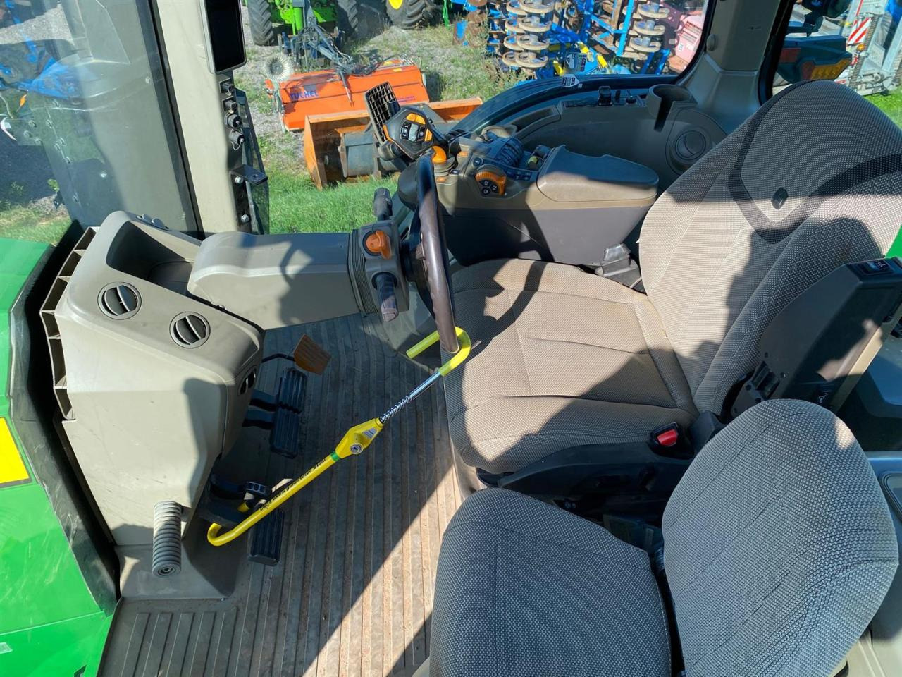 John Deere 7R 330 - Farm tractor: picture 5 John Deere 7R 330 - Farm tractor: picture 5