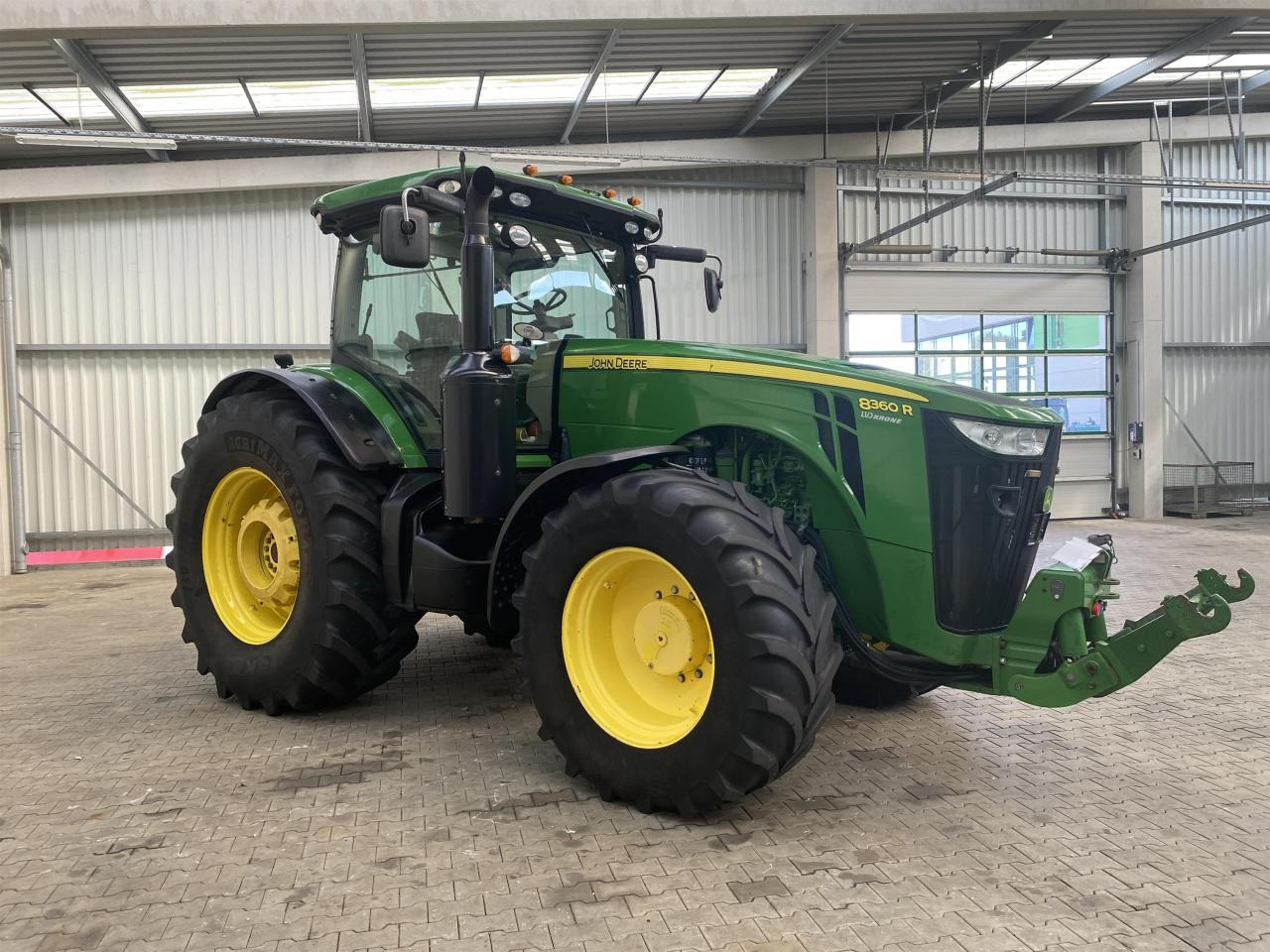 John Deere 8360R - Farm tractor: picture 2 John Deere 8360R - Farm tractor: picture 2