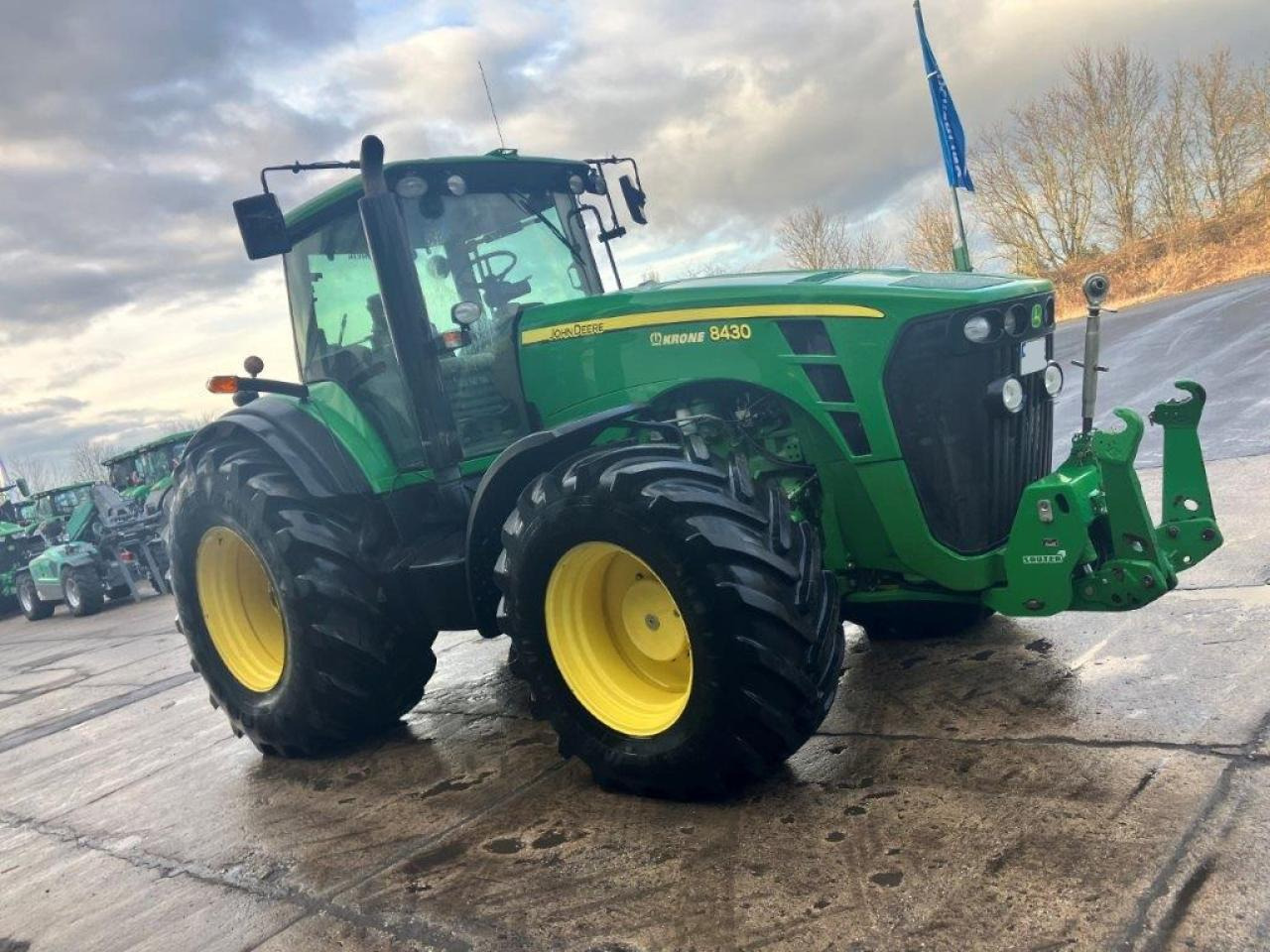 John Deere 8430 - Farm tractor: picture 4 John Deere 8430 - Farm tractor: picture 4