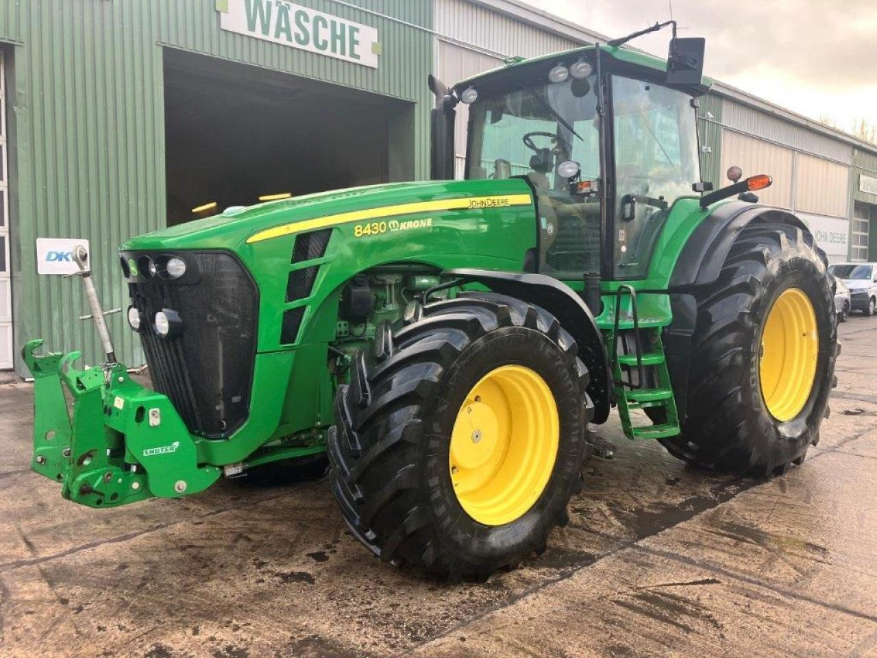 John Deere 8430 - Farm tractor: picture 1 John Deere 8430 - Farm tractor: picture 1