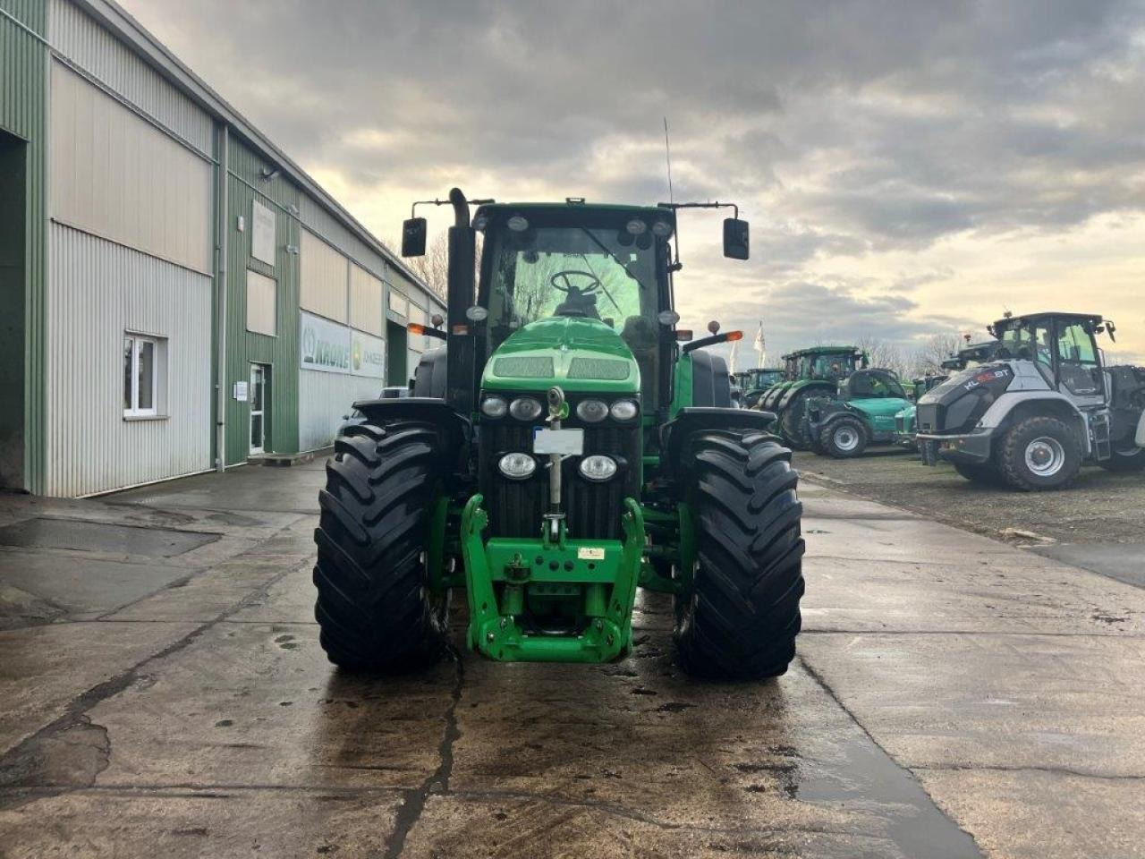 John Deere 8430 - Farm tractor: picture 2 John Deere 8430 - Farm tractor: picture 2