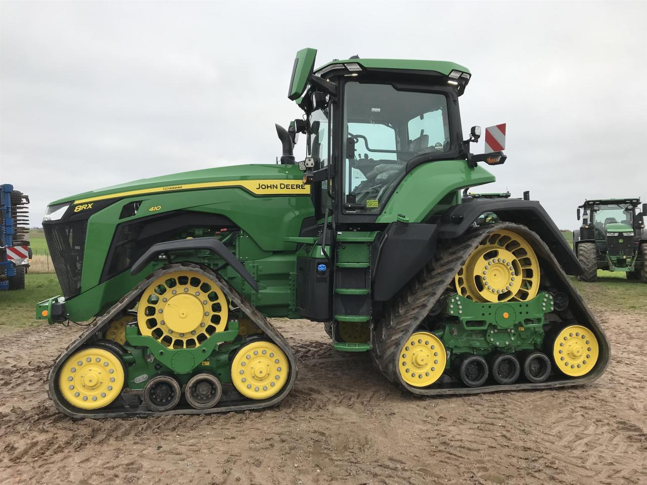 John Deere 8RX 410 - Farm tractor: picture 1 John Deere 8RX 410 - Farm tractor: picture 1