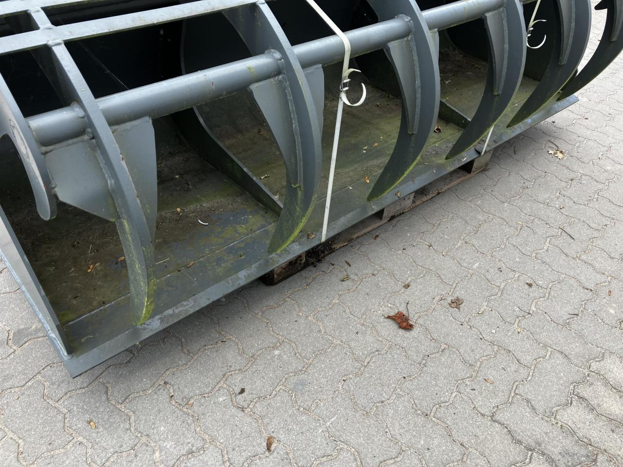 Kramer 2400 mm - Bucket: picture 2 Kramer 2400 mm - Bucket: picture 2