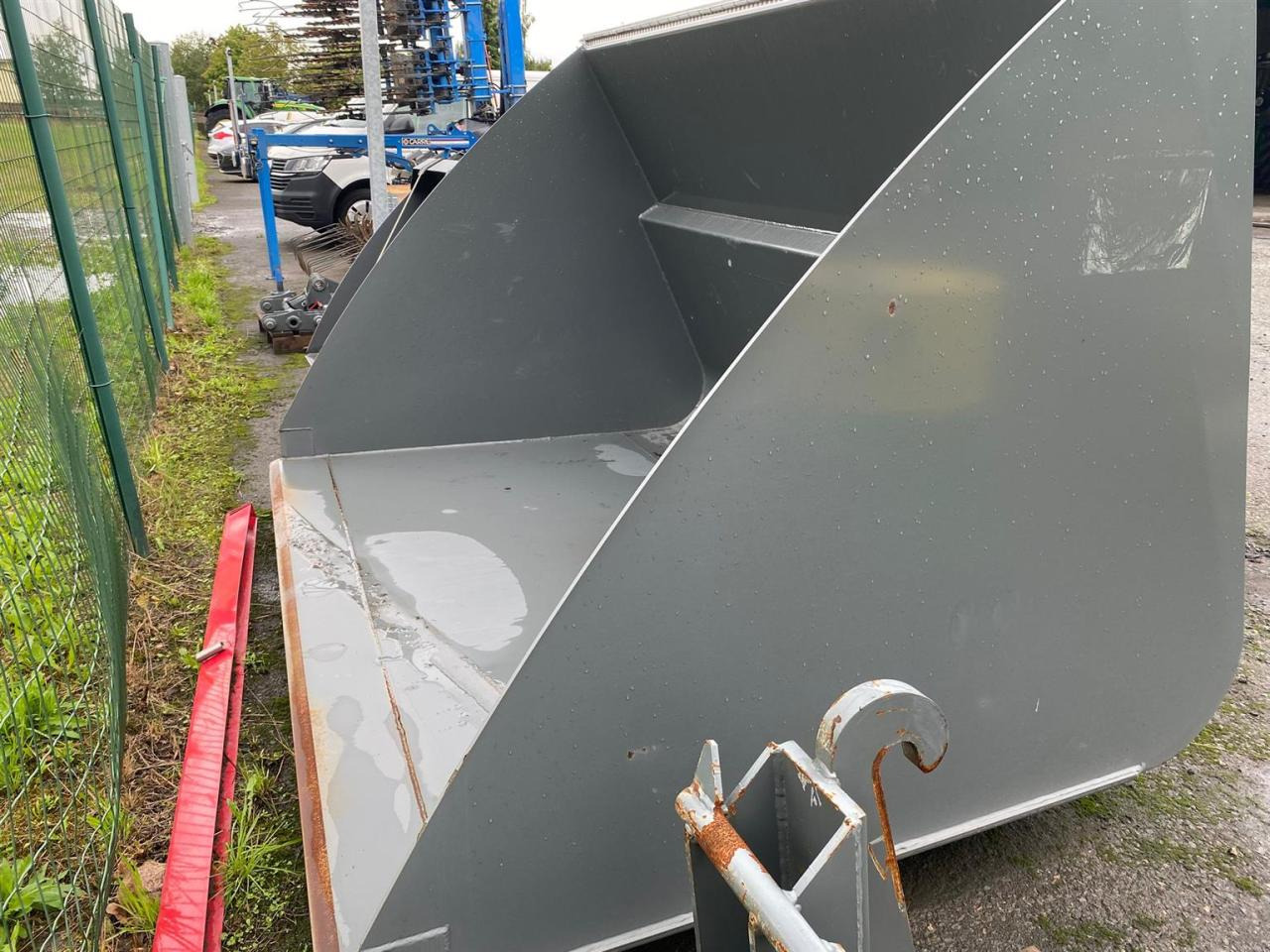 Kramer 2500 mm - Bucket: picture 1 Kramer 2500 mm - Bucket: picture 1