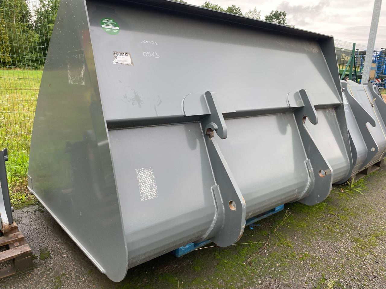 Kramer 2500 mm - Bucket: picture 3 Kramer 2500 mm - Bucket: picture 3