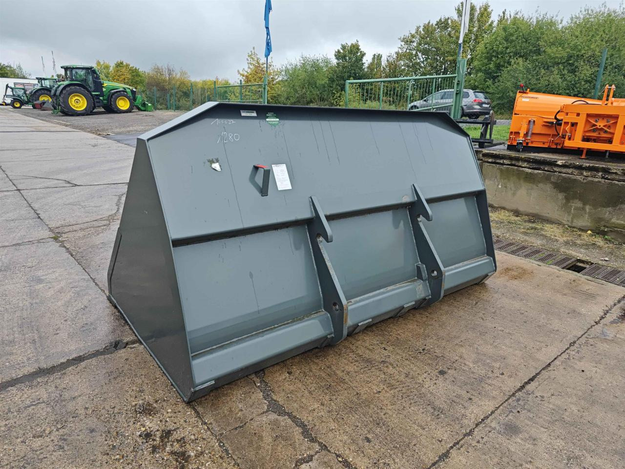 Kramer 2900 mm - Bucket: picture 4 Kramer 2900 mm - Bucket: picture 4