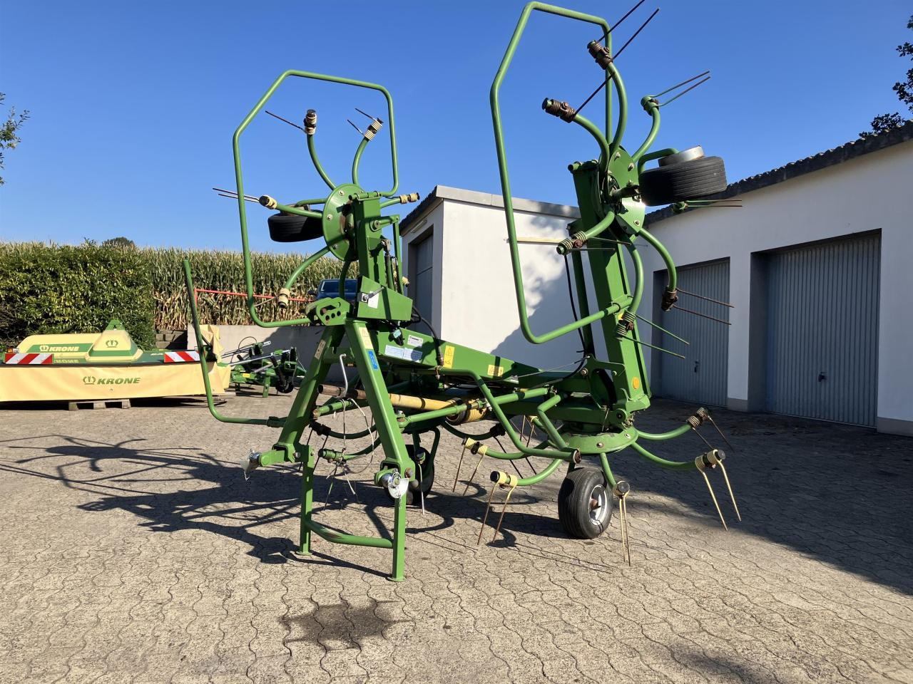 Krone KW 5.52/4x7 - Tedder/ Rake: picture 1 Krone KW 5.52/4x7 - Tedder/ Rake: picture 1