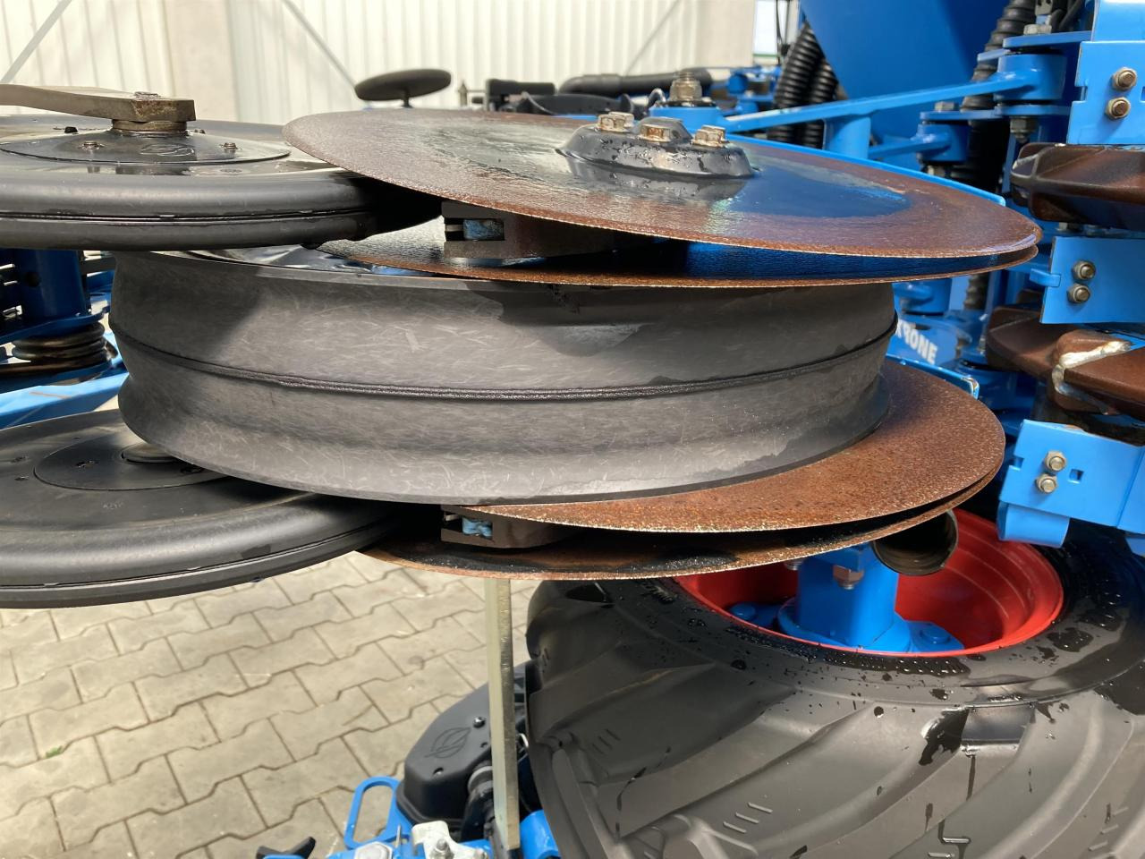 Lemken Azurit 9/8.75 - Precision seeder: picture 4 Lemken Azurit 9/8.75 - Precision seeder: picture 4
