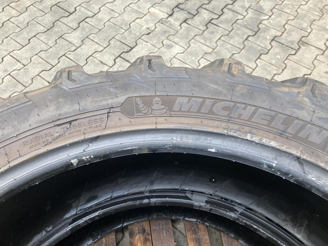 Michelin 320/85R38 - Tire for Agricultural machinery: picture 2 Michelin 320/85R38 - Tire for Agricultural machinery: picture 2