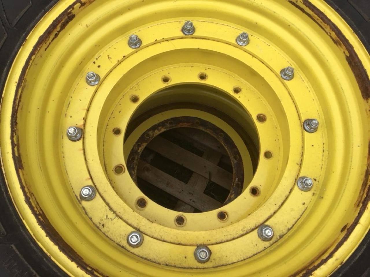 Mitas 680/80R42 - Tire for Agricultural machinery: picture 2 Mitas 680/80R42 - Tire for Agricultural machinery: picture 2