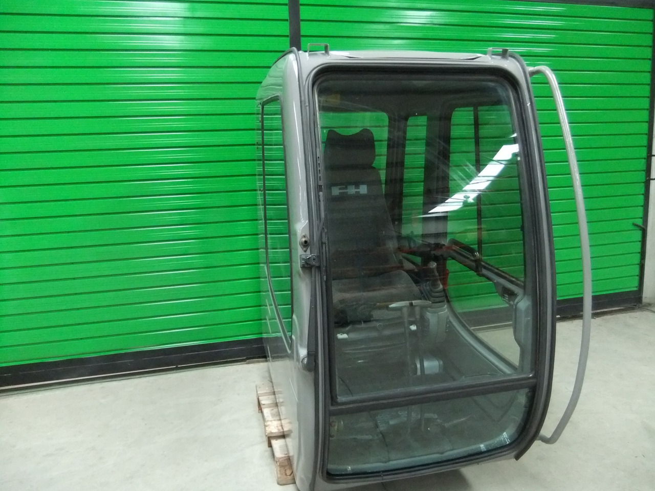 Cab FIAT-HITACHI EX215 71466300 - Cab for Construction machinery: picture 4 Cab FIAT-HITACHI EX215 71466300 - Cab for Construction machinery: picture 4