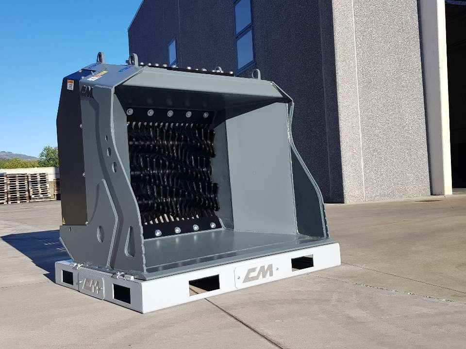 CM Crusher CDS 14 Screening Bucket - Bucket for Skid steer loader: picture 3 CM Crusher CDS 14 Screening Bucket - Bucket for Skid steer loader: picture 3