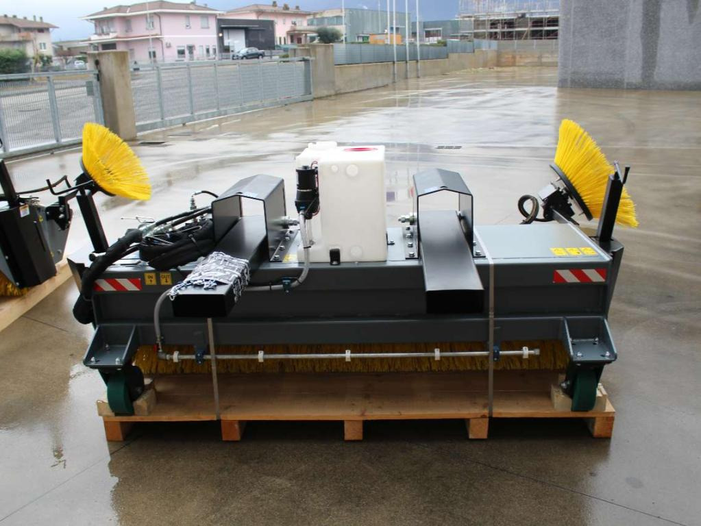 CM Crusher CSI 200 Sweeping Bucket - Broom for Skid steer loader: picture 1 CM Crusher CSI 200 Sweeping Bucket - Broom for Skid steer loader: picture 1