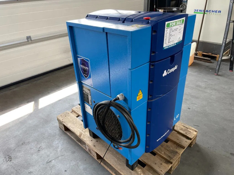 Compair L07 - 7,5A Schroefcompressor 750L/min als nieuw! - Air compressor: picture 2 Compair L07 - 7,5A Schroefcompressor 750L/min als nieuw! - Air compressor: picture 2