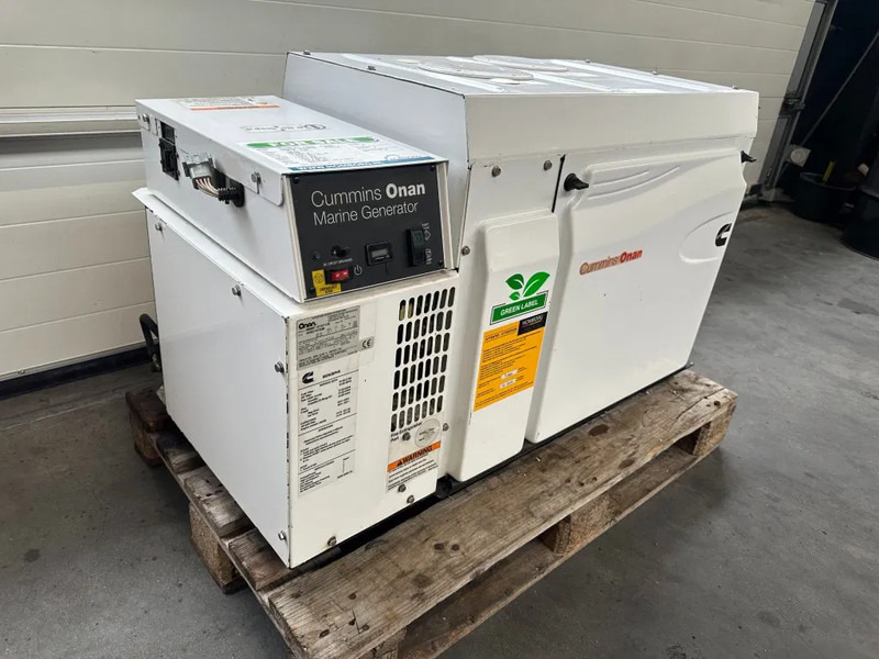 Cummins Onan MDKBP Kubota 4 cilinder Diesel 13.5 kVA Marine Silent generatorset - Generator set: picture 3 Cummins Onan MDKBP Kubota 4 cilinder Diesel 13.5 kVA Marine Silent generatorset - Generator set: picture 3