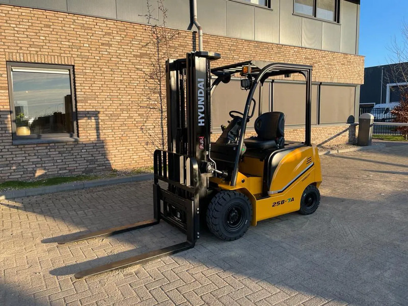 Hyundai 25B-7A 2.5 ton Triplex Freelift Sideshift Elektra Heftruck Nieuw - Electric forklift: picture 5 Hyundai 25B-7A 2.5 ton Triplex Freelift Sideshift Elektra Heftruck Nieuw - Electric forklift: picture 5