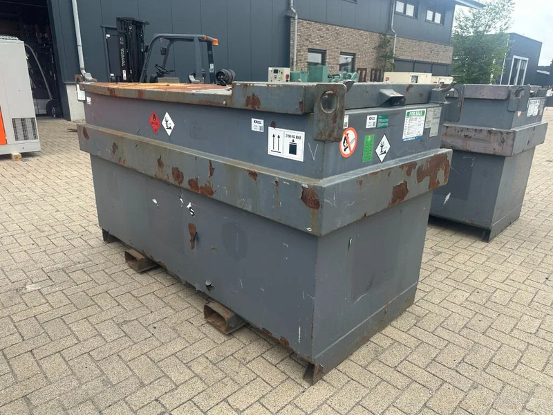 Shipping container IBC Steenbergen Kiwa IBC 2000 liter dieseltank met handpomp Milieutank: picture 9