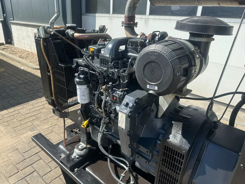 Iveco FPT NEF45 SM1A.A007 Himoinsa Stamford 66 kVA generatorset - Generator set: picture 3 Iveco FPT NEF45 SM1A.A007 Himoinsa Stamford 66 kVA generatorset - Generator set: picture 3