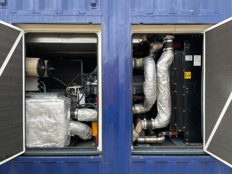 MTU Mecc Alte Spa 600 kVA Supersilent generatorset Stage 5 ! Ultra Low Emission ! As New ! - Generator set: picture 3 MTU Mecc Alte Spa 600 kVA Supersilent generatorset Stage 5 ! Ultra Low Emission ! As New ! - Generator set: picture 3