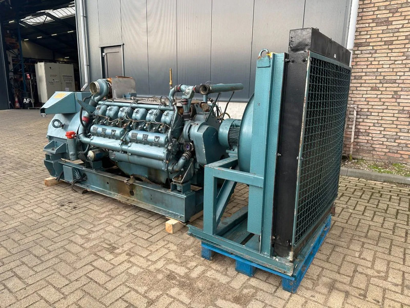 POYAUD Poyaud V12520S25/E Unelec 500 kVA noodstroom generatorset ex Emergency 271 hours - Generator set: picture 3 POYAUD Poyaud V12520S25/E Unelec 500 kVA noodstroom generatorset ex Emergency 271 hours - Generator set: picture 3