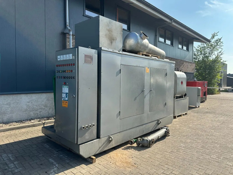 Perkins 3012 TWG2 Leroy Somer 630 kVA noodstroom generatorset 676 hours ! - Generator set: picture 1 Perkins 3012 TWG2 Leroy Somer 630 kVA noodstroom generatorset 676 hours ! - Generator set: picture 1