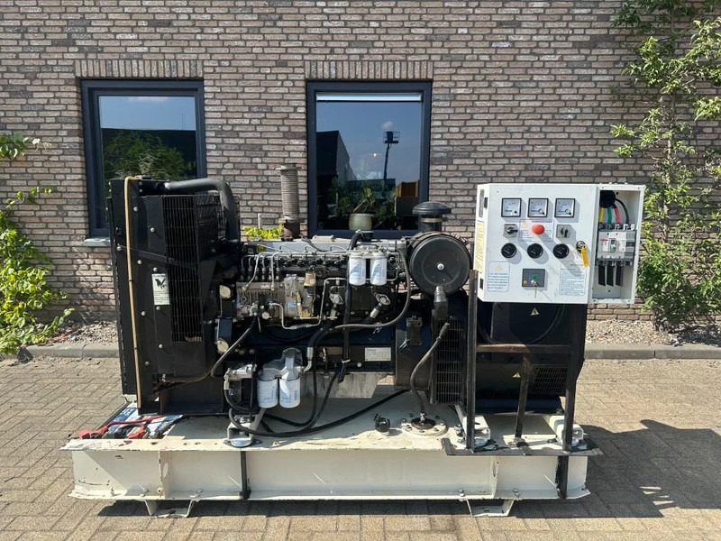 Perkins Stamford 100 kVA noodstroom generatorset - Generator set: picture 1 Perkins Stamford 100 kVA noodstroom generatorset - Generator set: picture 1