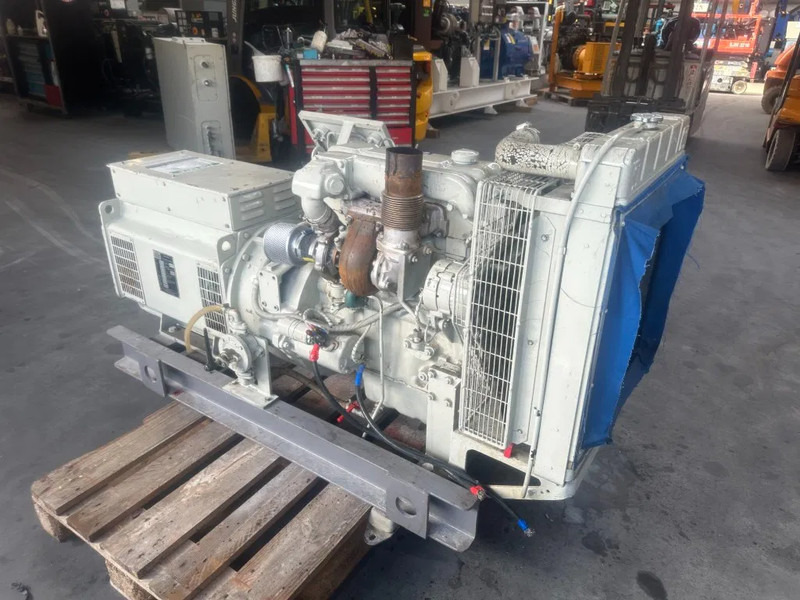 Generator set Perkins T4.236 60 kVA noodstroom generatorset as New ! 256 hours !: picture 13