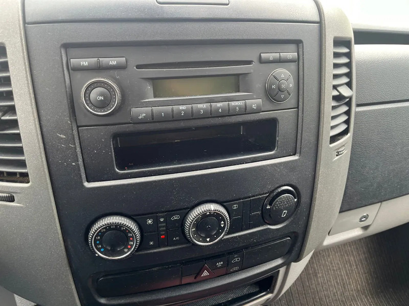 Panel van Mercedes-Benz Sprinter 313 L2H1: picture 17
