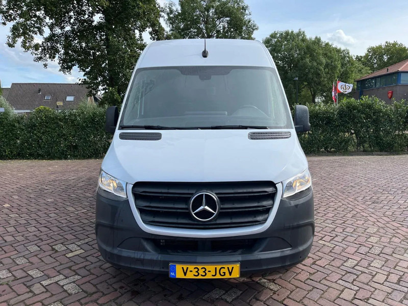 Mercedes-Benz Sprinter 317 1.9 CDI L2H1 - Panel van, Crew cab van: picture 3 Mercedes-Benz Sprinter 317 1.9 CDI L2H1 - Panel van, Crew cab van: picture 3