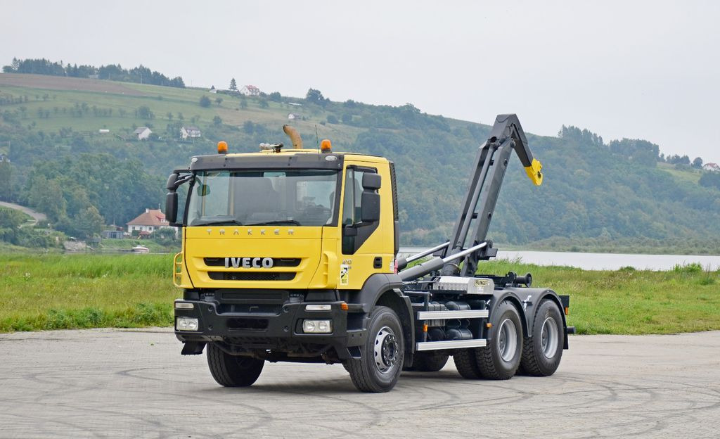 Iveco TRAKKER 410 * ABROLLKIPPER * 6x4 * TOPZUSTAND - Hook lift truck: picture 1 Iveco TRAKKER 410 * ABROLLKIPPER * 6x4 * TOPZUSTAND - Hook lift truck: picture 1