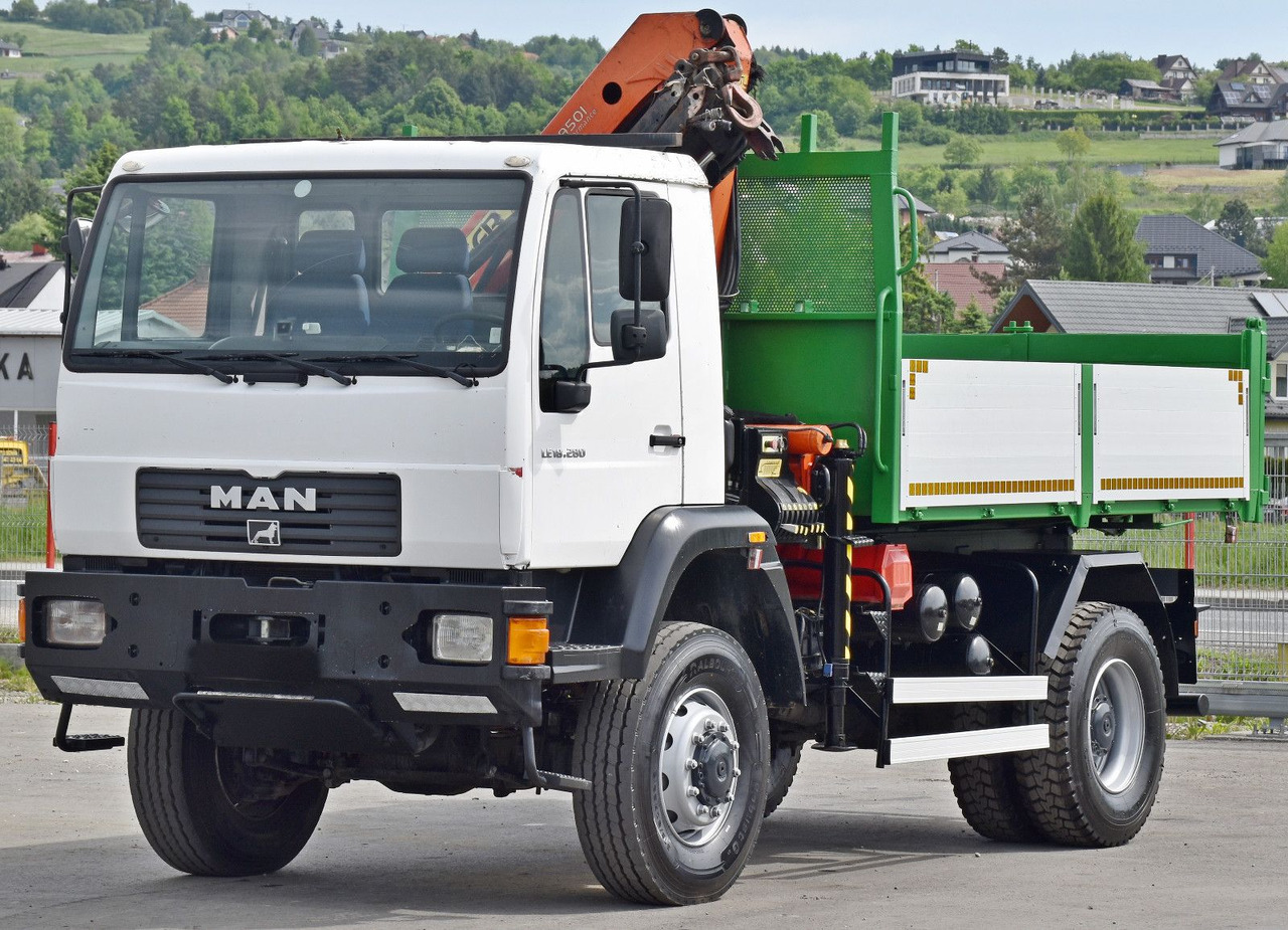 MAN LE 18.280 Kipper 3,70 m + PK 9501 /4x4 - Tipper, Crane truck: picture 4 MAN LE 18.280 Kipper 3,70 m + PK 9501 /4x4 - Tipper, Crane truck: picture 4