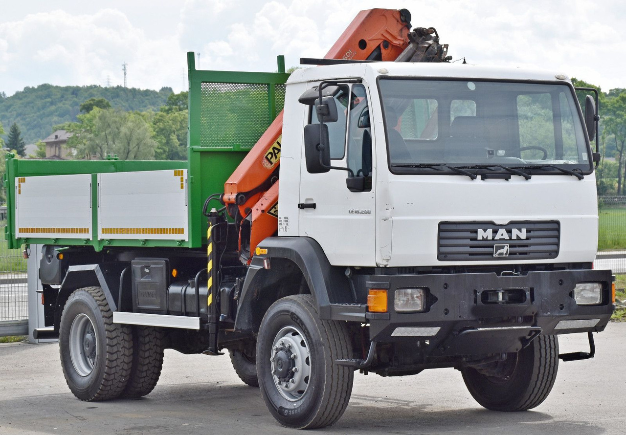 MAN LE 18.280 Kipper 3,70 m + PK 9501 /4x4 - Tipper, Crane truck: picture 3 MAN LE 18.280 Kipper 3,70 m + PK 9501 /4x4 - Tipper, Crane truck: picture 3