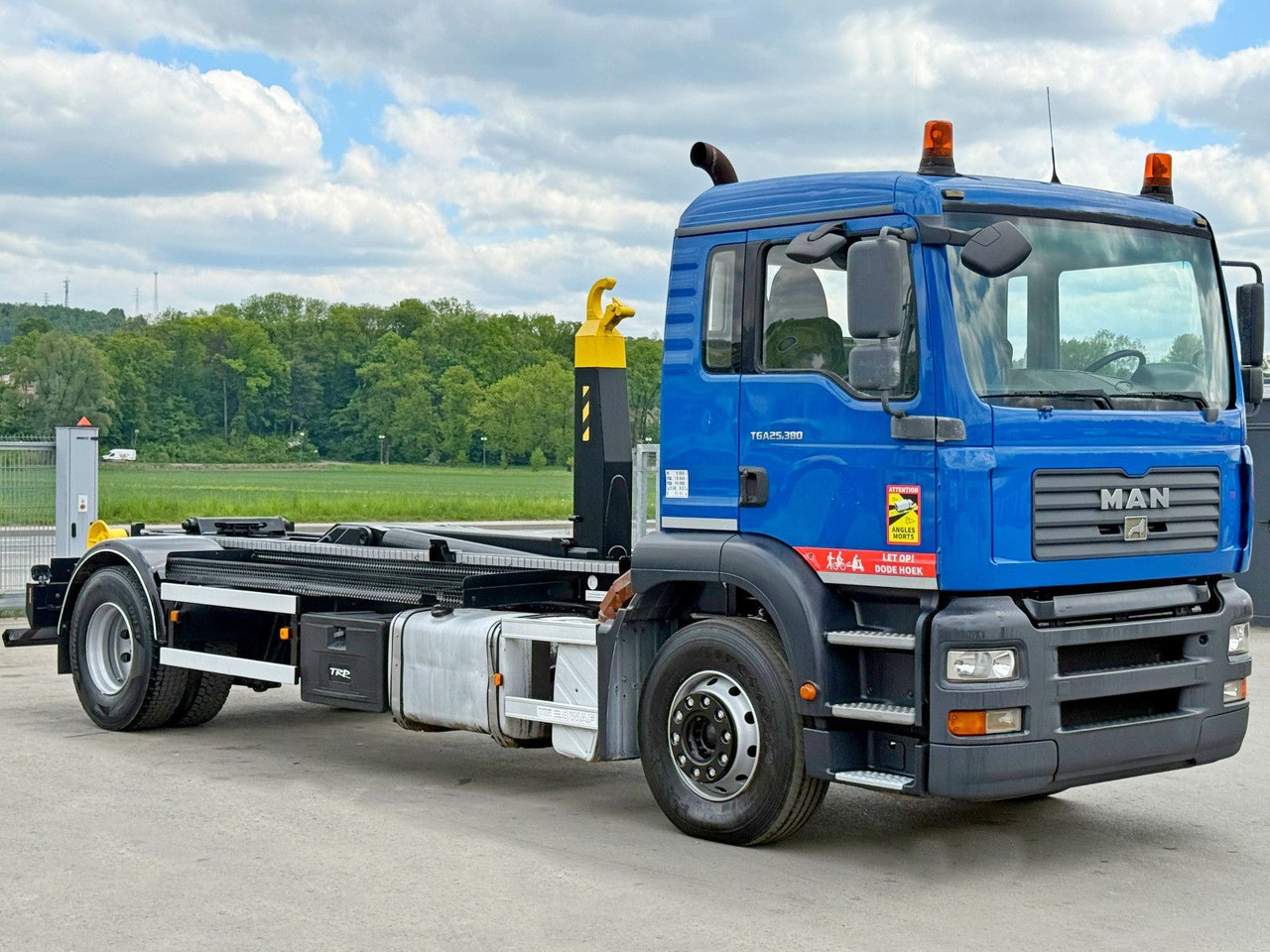 MAN TGA 18.310 Abrollkipper * Top Zustand! MAN TGA 18.310 Abrollkipper * Top Zustand! - Hook lift truck: picture 3 MAN TGA 18.310 Abrollkipper * Top Zustand! MAN TGA 18.310 Abrollkipper * Top Zustand! - Hook lift truck: picture 3