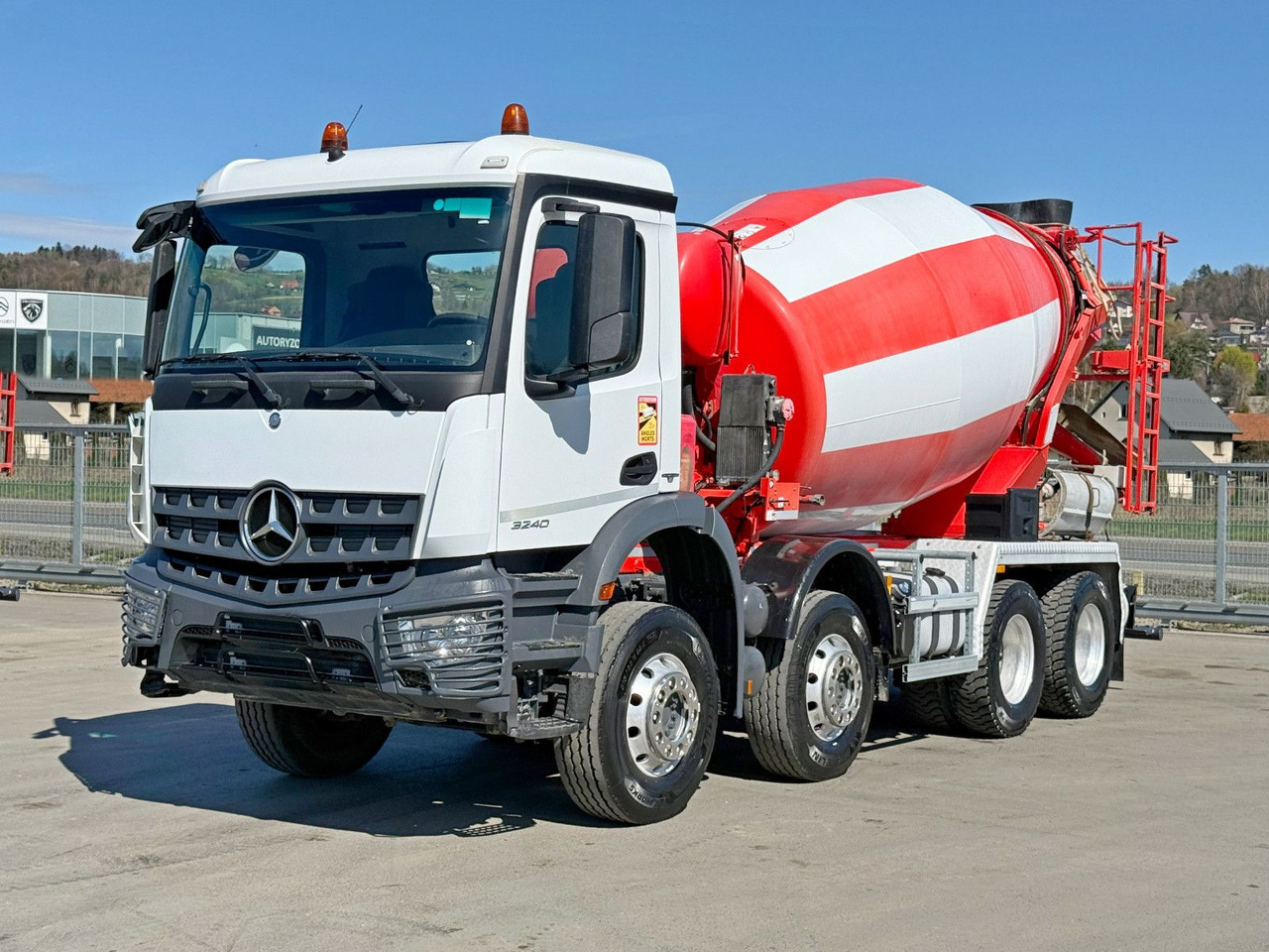 Mercedes-Benz AROCS 3240 * Betonmischer * 8x4 * TOPZUSTAND - Concrete mixer truck: picture 2 Mercedes-Benz AROCS 3240 * Betonmischer * 8x4 * TOPZUSTAND - Concrete mixer truck: picture 2