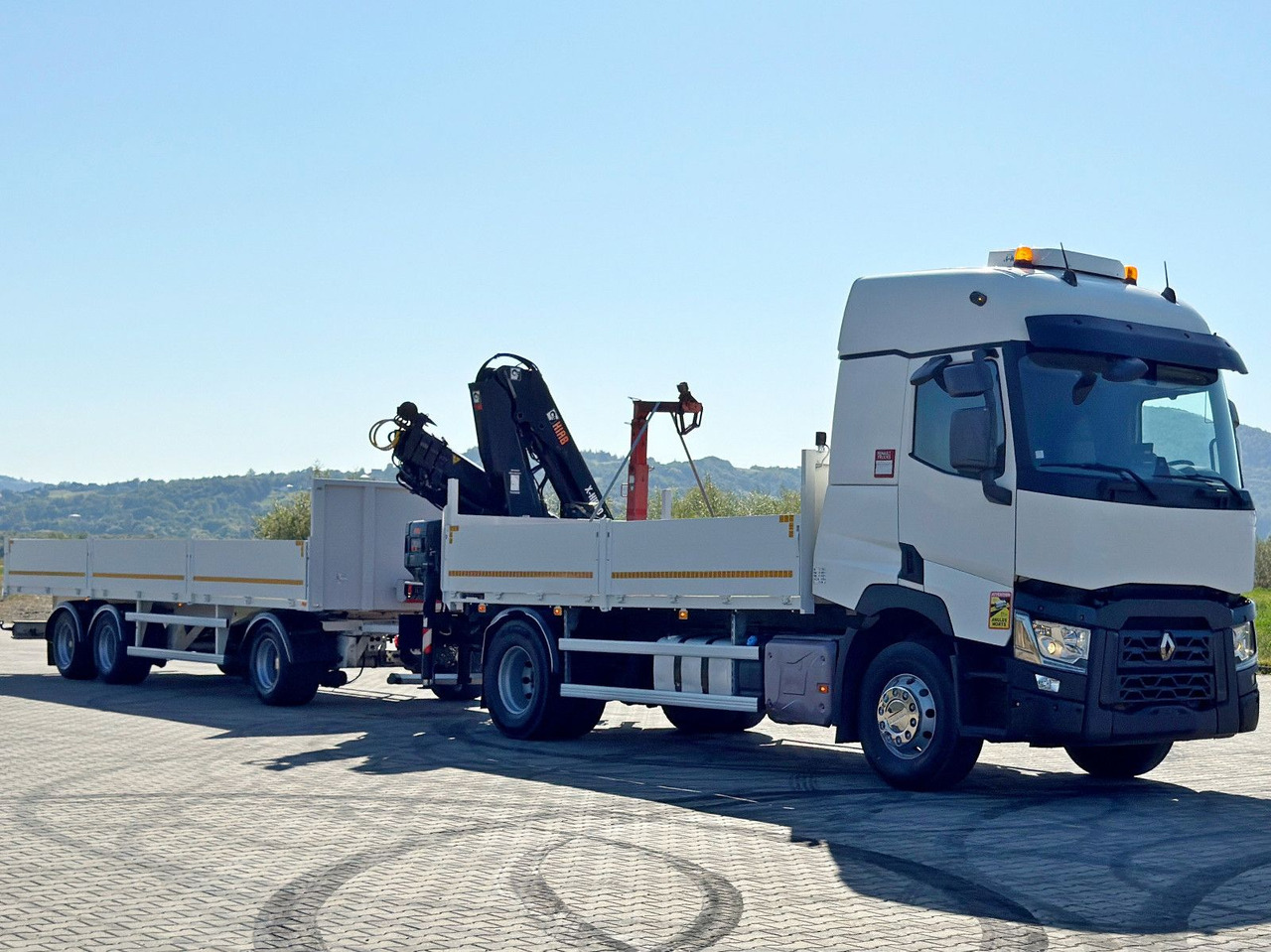 Renault C 440* HIAB X-HIDUO 138 B-3 + FUNK + Anhänger - Crane truck: picture 3 Renault C 440* HIAB X-HIDUO 138 B-3 + FUNK + Anhänger - Crane truck: picture 3