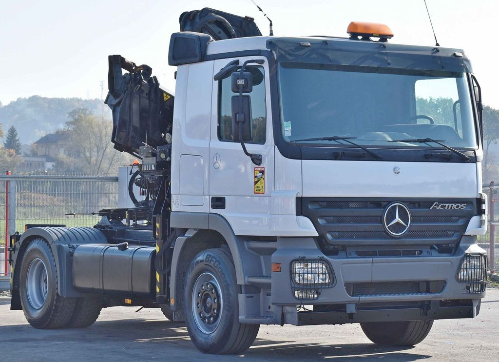 Mercedes-Benz ACTROS 1844 * Sattelzugmaschine *HIAB 330-5/FUNK - Tractor unit: picture 4 Mercedes-Benz ACTROS 1844 * Sattelzugmaschine *HIAB 330-5/FUNK - Tractor unit: picture 4