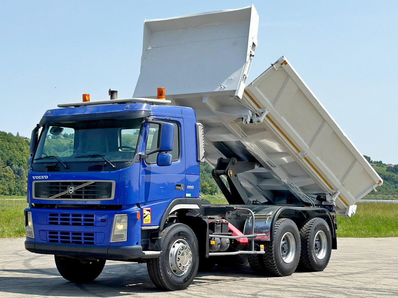 Volvo FM 380 Kipper 5,20 m + BORDMATIC / 6x4 - Tipper, Crane truck: picture 3 Volvo FM 380 Kipper 5,20 m + BORDMATIC / 6x4 - Tipper, Crane truck: picture 3