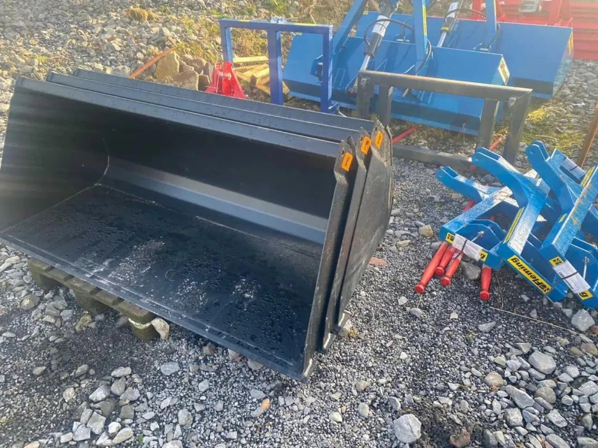 New Quickie 215gm Buckets - Loader bucket: picture 4 New Quickie 215gm Buckets - Loader bucket: picture 4