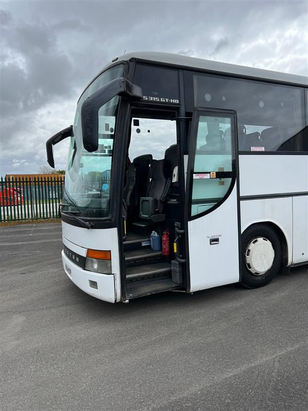 2004 Setra 315 GT 49 Seat coach, MOT November, 6 cylinder, 6 speed manual, excellent runner. - Coach: picture 2 2004 Setra 315 GT 49 Seat coach, MOT November, 6 cylinder, 6 speed manual, excellent runner. - Coach: picture 2