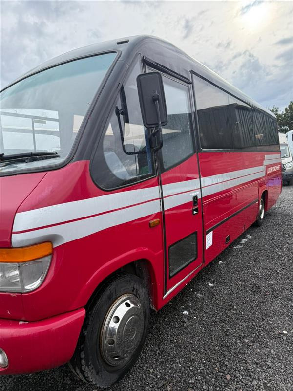 2005 Mercedes 29 seat Plaxton Cheetah minicoach - Minibus, People carrier: picture 2 2005 Mercedes 29 seat Plaxton Cheetah minicoach - Minibus, People carrier: picture 2