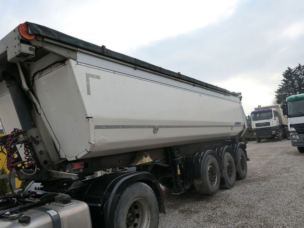 Schmitz Cargobull SGF S3 - Tipper semi-trailer: picture 2 Schmitz Cargobull SGF S3 - Tipper semi-trailer: picture 2