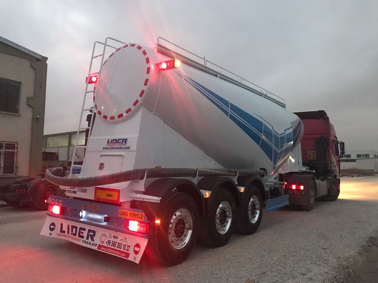 New Tanker semi-trailer for transportation of cement LIDER 2025  MODEL NEW CEMENT TANKER: picture 7