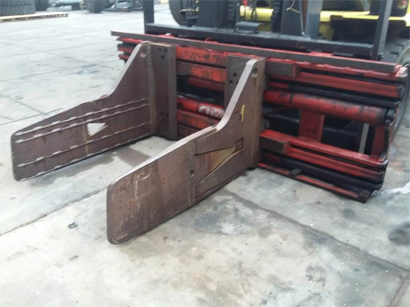 BOLZONI AURAMO BA-65PF - Attachment for Material handling equipment: picture 3 BOLZONI AURAMO BA-65PF - Attachment for Material handling equipment: picture 3