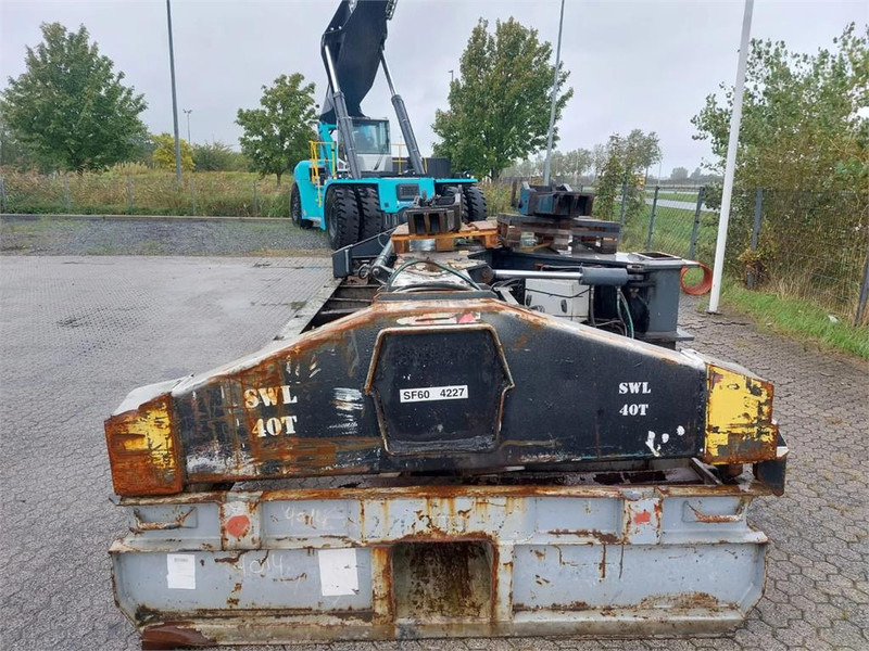 CATRACOM FLT 3240 - Attachment for Material handling equipment: picture 4 CATRACOM FLT 3240 - Attachment for Material handling equipment: picture 4