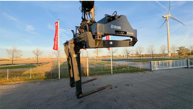 Kalmar Foldable Forks Attachment for ISO Spreaders - Attachment for Material handling equipment: picture 3 Kalmar Foldable Forks Attachment for ISO Spreaders - Attachment for Material handling equipment: picture 3