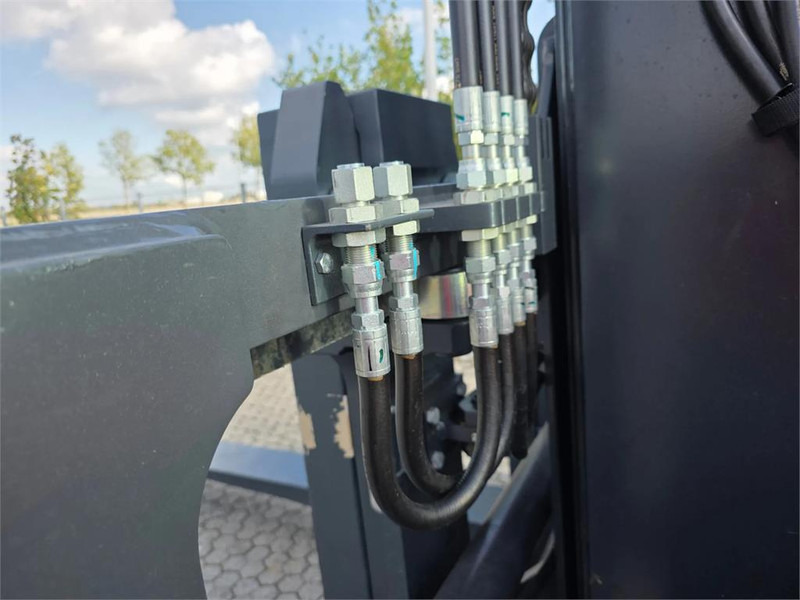 Diesel forklift Kalmar DCG160-12T: picture 11 Diesel forklift Kalmar DCG160-12T: picture 11